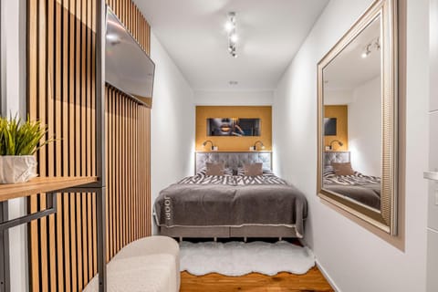 TV and multimedia, Bedroom, wardrobe