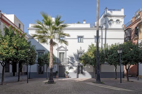 Facade/entrance, Off site