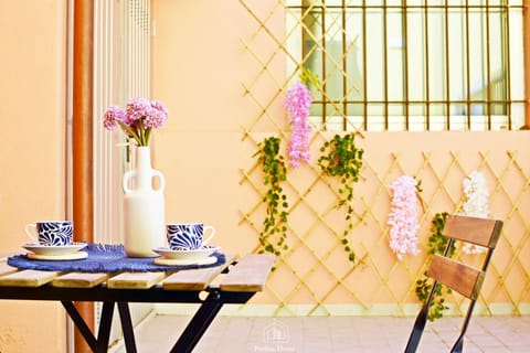 Property building, Garden, Garden, Breakfast