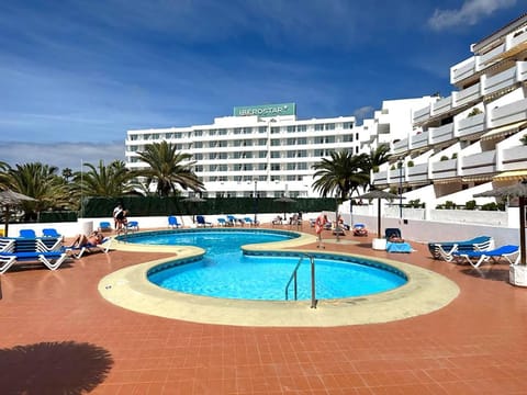 Property building, Patio, Day, View (from property/room), Balcony/Terrace, Pool view, Swimming pool, sunbed