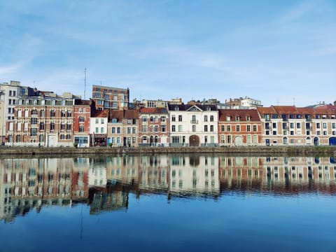 Day, Neighbourhood, Natural landscape, City view, River view