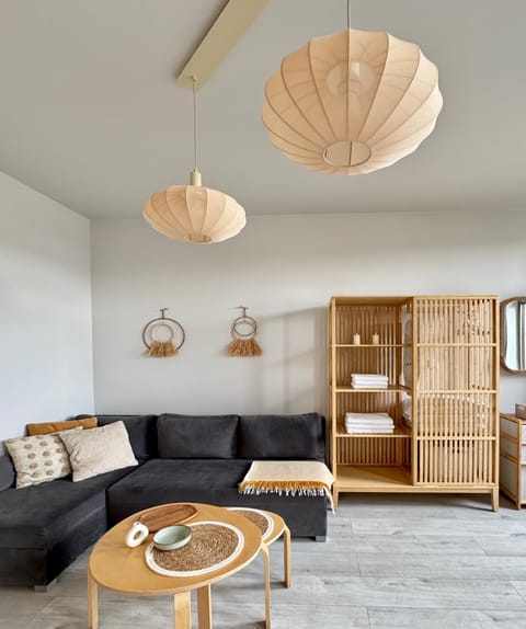 Patio, Nearby landmark, Restaurant/places to eat, Fishing, Bathroom, Beach, Beach, Pets, Pets, River view, River view, dishwasher, hair dresser, pet friendly, pet friendly