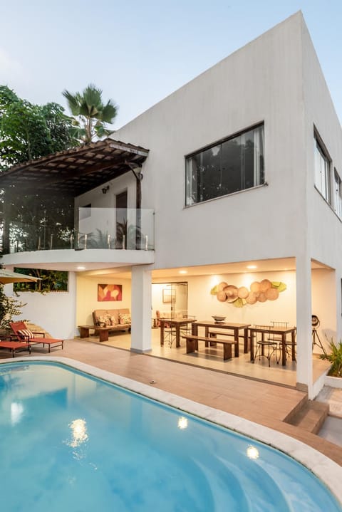 Property building, Balcony/Terrace, Dining area, Pool view, sunbed