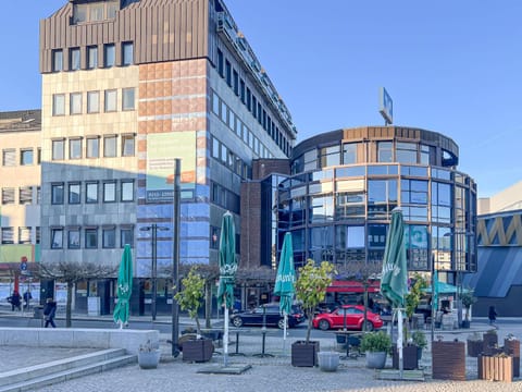Property building, Day, City view