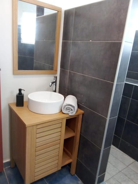 Atoumo piscine citerne Apartment in Le Gosier