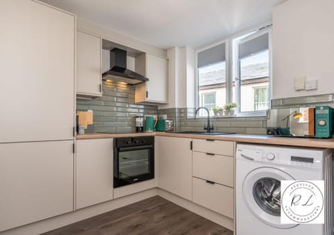 Bright & Modern 2-Bed Glenfield Hospital Apartment - Sleeps 6 Apartment in Leicester