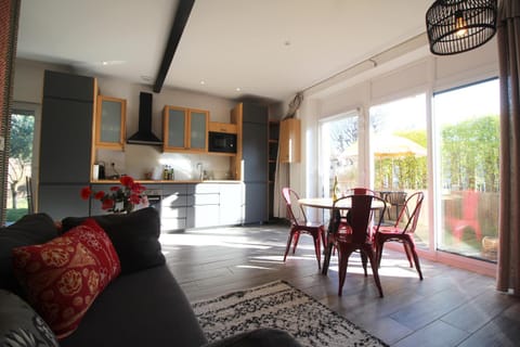 Kitchen or kitchenette, kitchen