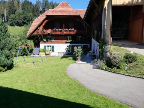Property building, Garden, Balcony/Terrace