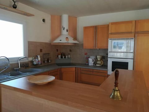 657 - Belle maison vue mer à Erquy, à 900m du centre et 1km200 de la plage Villa in Brittany