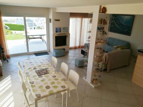 657 - Belle maison vue mer à Erquy, à 900m du centre et 1km200 de la plage Villa in Brittany