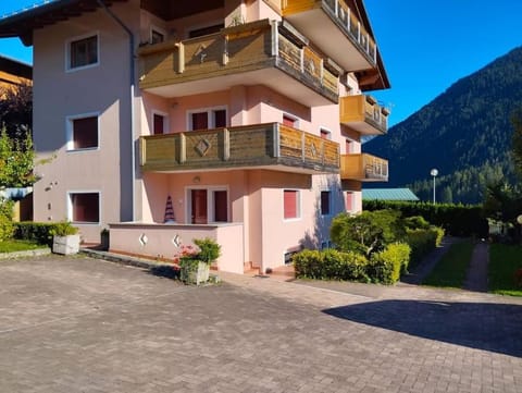 Appartamento Daniela Dolomiti. Apartment in Friuli-Venezia Giulia