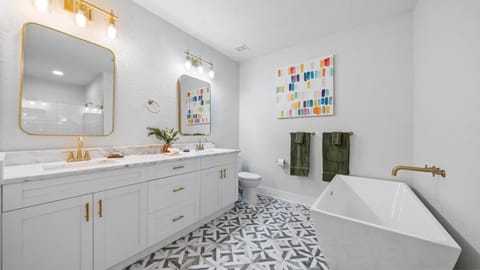 Mid-Century Modern Retreat by Coffee, Food + Shops House in Tampa