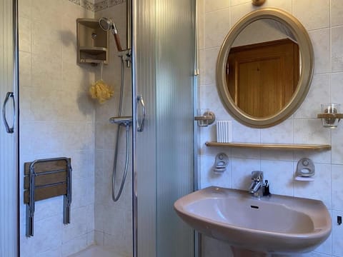 661 - Charmante maison en pierre sur les Hauteurs d'Erquy avec vue mer Villa in Brittany