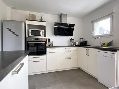 704 - Belle maison au Domaine de LANRUEN, résidence privée face à la plage Villa in Brittany