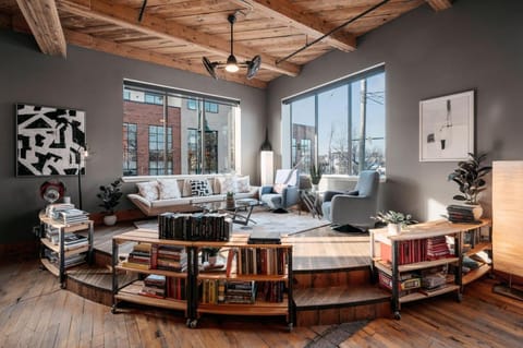 Living room, Seating area