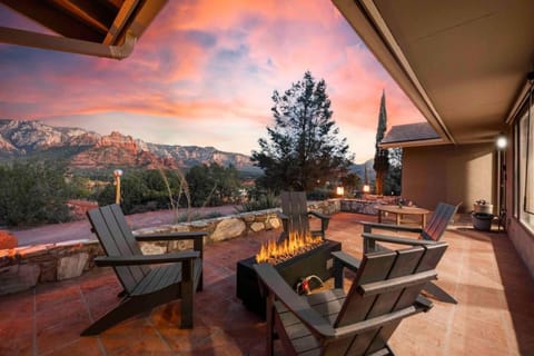 Unrivaled views Large uptown home wIth SwimSpa and Sauna House in Sedona