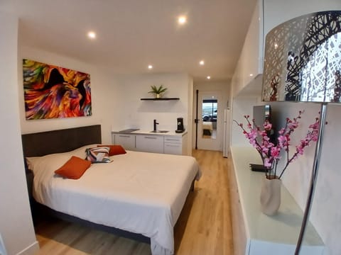 Property building, Photo of the whole room
