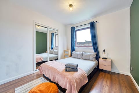 New Slick Finnieston Pad w/ Free Parking Apartment in Glasgow