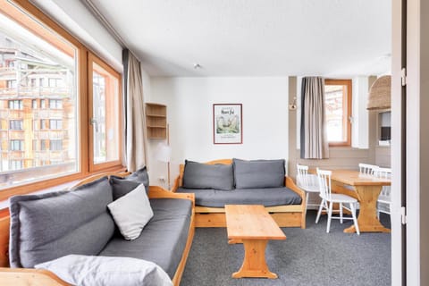Bed, Living room, kitchen