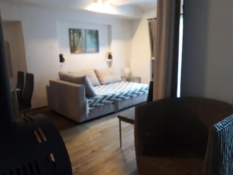 LOFT im Erdgeschoss, Kreuzbergl, 45qm, 1-3 Gäste, gratis Parkplätze & Self Check-in Apartment in Klagenfurt