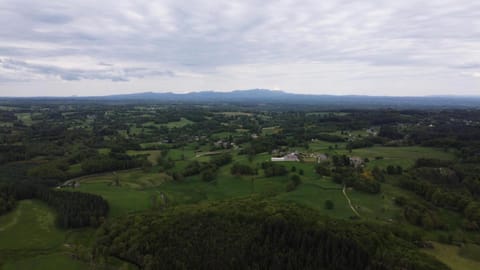 Gîte de France à Saint-Exupéry-les-Roches 3 épis - Gîte de France 6 personnes MAE-9064 Apartment in Auvergne-Rhône-Alpes