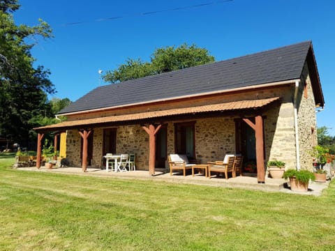 Gîte de France De la bergerie 2 épis - Gîte de France 4 personnes MAE-9104 Apartment in Auvergne-Rhône-Alpes