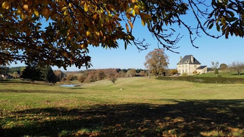 Gîte de France Laclefdeschamps 3 épis - Gîte de France 10 personnes MAE-9514 Apartment in Auvergne-Rhône-Alpes