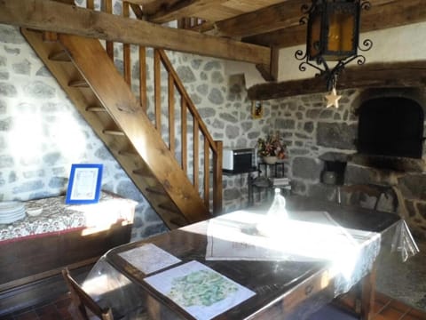 Gîte de France Le fournil 2 épis - Gîte de France 2 personnes MAE-9664 Apartment in Auvergne-Rhône-Alpes