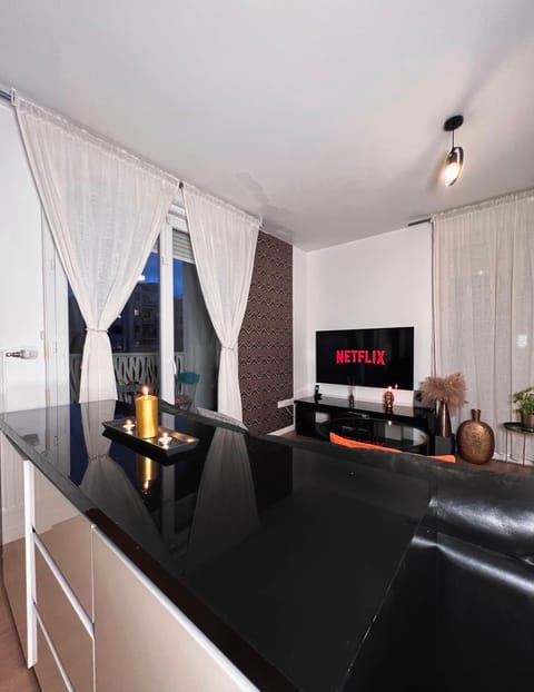 SSP Suites- Cosy & Bel appartement 4 pièces 3 chambres 90M2 avec balcon Apartment in Île-de-France