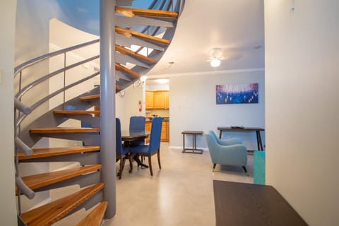 Kitchen or kitchenette, Living room, Photo of the whole room, Seating area, Dining area