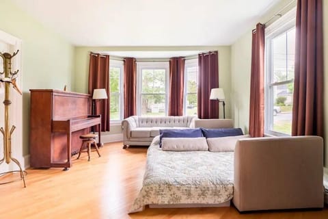 Living room, Bedroom