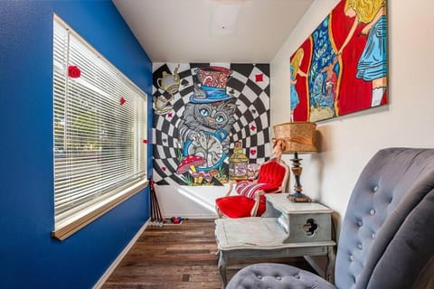 Alice- The Wonderland Experience Apartment in Salem