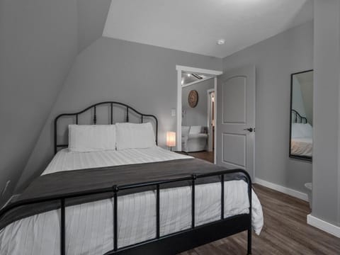 The Barn at Sharp Run-Modern Barn in the heart of Amish Country Apartment in Ohio