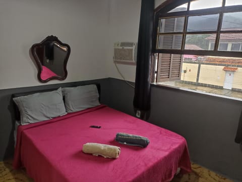 Photo of the whole room, Bedroom, air conditioner