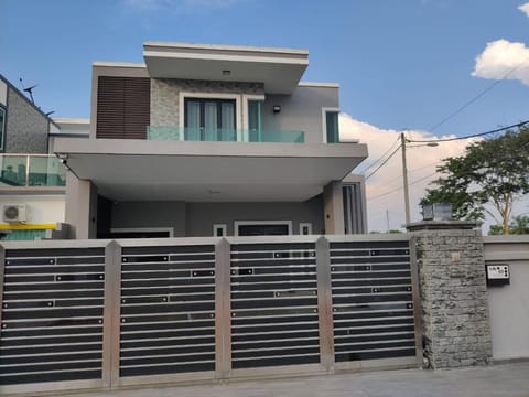 Property building, Day