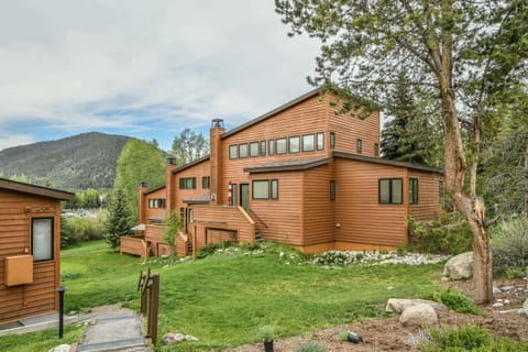 Tennis Townhomes 1331 by SummitCove Lodging House in Keystone