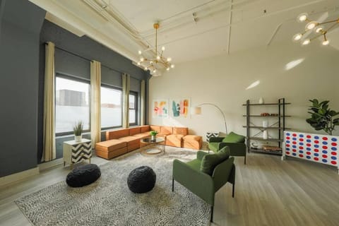 Luxury 6BR Suite Prime South Loop Perfect Location for Families or Groups Near Soldier Field, Museum Campus & McCormick Place Apartment in South Loop