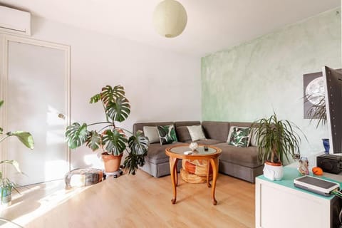 Atico Soleado Vacation rental in L'Hospitalet de Llobregat