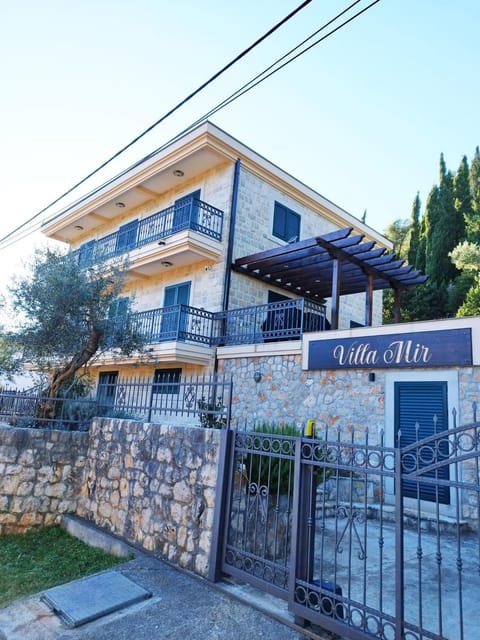 Property building, Day
