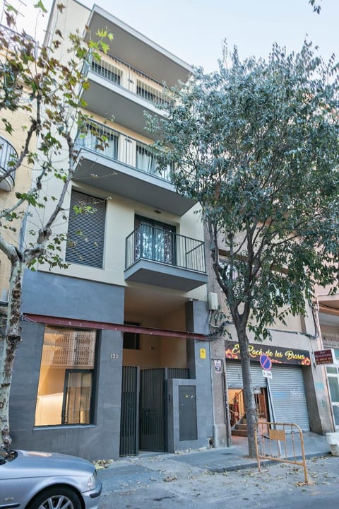 Property building, Facade/entrance, Day, Neighbourhood, Street view