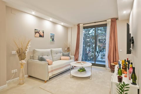 TV and multimedia, Balcony/Terrace, Living room, Seating area