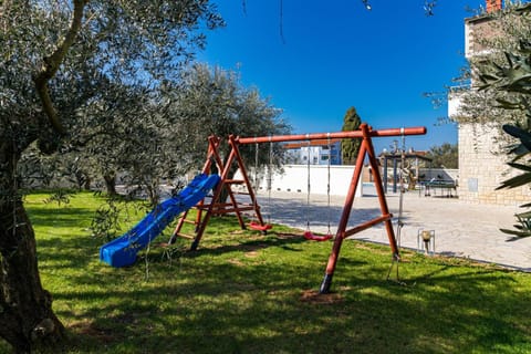 Beautiful 6 bedroom villa in Valbandon Villa in Fažana