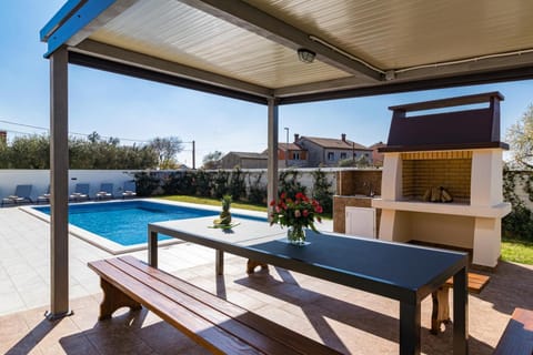 Beautiful 6 bedroom villa in Valbandon Villa in Fažana