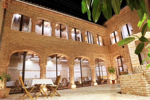 Patio, Night
