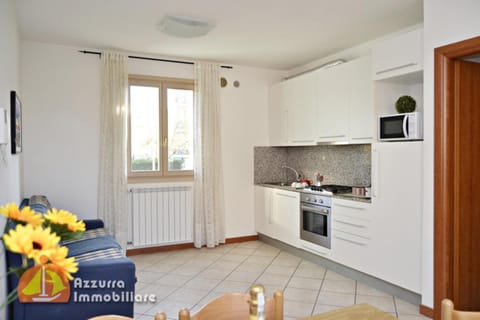 Property building, Kitchen or kitchenette, Living room