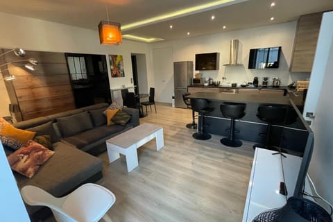 TV and multimedia, Living room, Seating area