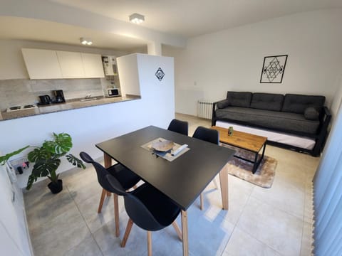 Kitchen or kitchenette, Living room, Dining area, minibar, pet friendly