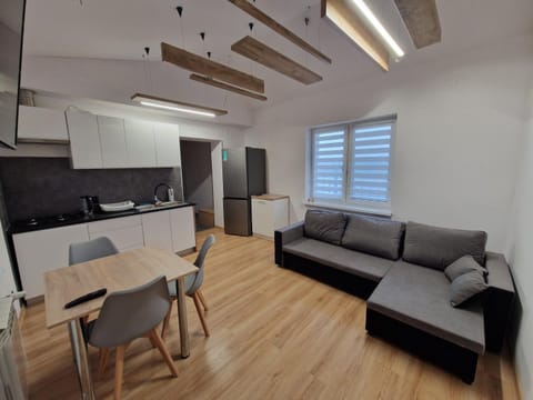 Kitchen or kitchenette, Seating area