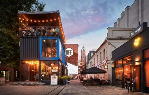 Neighbourhood, Street view
