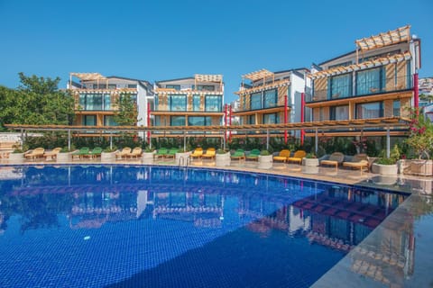 Property building, Swimming pool